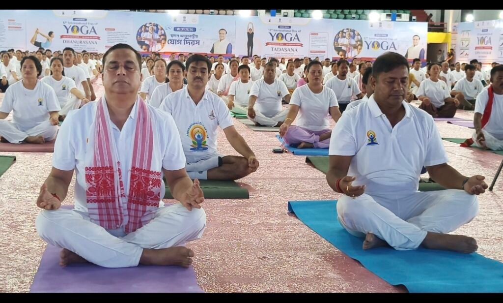 সোণাপুৰত দ্বাদশ আন্তঃৰাষ্ট্ৰীয় যোগ দিৱস উদযাপন
